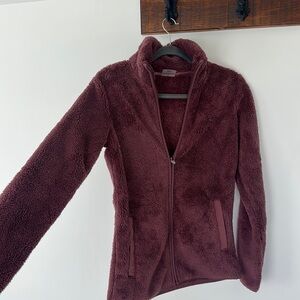 SIP UP FLEECE SWEATER